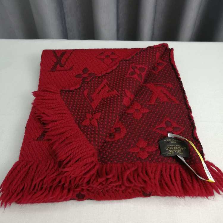路易威登女士围巾丝巾方巾lv红色满logo印花羊毛真丝围巾